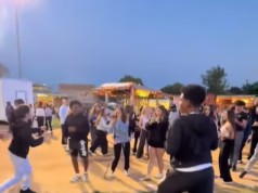Caos como ‘rebanho’ de adolescentes indisciplinados na arrecadação de fundos para o carnaval familiar no subúrbio de Nova Jersey