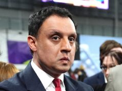 Humilhação para o Partido Trabalhista na Escócia quando Sarwar admite a derrota