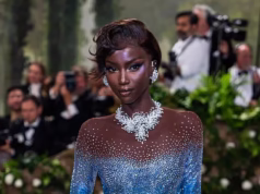 A supermodelo criticou o Washington Post por alegar falsamente que ela se molhou no Met Gala