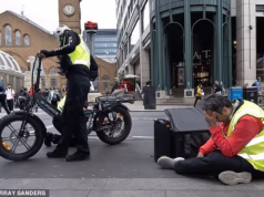 E-bikes monstruosas modificadas ilegalmente a 70 mph estão causando morte em nossas estradas