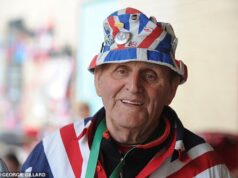 Superfã real apelidado de ‘Union Jack Man’ do falecido Queen morre aos 91 anos