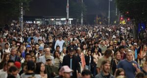 A Austrália está a preparar-se para quase um milhão de novos imigrantes – à medida que os números do orçamento revelam a extensão da explosão populacional