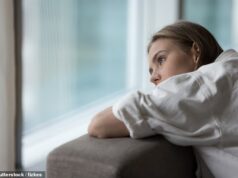 ‘Lacuna de felicidade’ significa que a classe trabalhadora é mais infeliz do que a classe média – mesmo enquanto eles ‘subem na escala social’