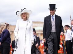 A Rainha Camilla apóia a decisão do Conselho de Liberdade Condicional de manter o piloto da BA que matou sua ex-esposa atrás das grades – enquanto ela organiza uma festa no jardim do Palácio de Buckingham com o Rei Charles