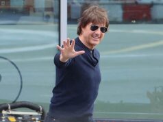 Tom Cruise sobe aos céus em seu próprio helicóptero enquanto o ator em busca de emoção faz sua primeira aparição após confirmar os planos para Top Gun 3