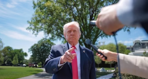 O impressionante silêncio de Trump na Geórgia dá ao ‘democrata mais ameaçado’ da América, Jon Ossoff, uma tábua de salvação vital
