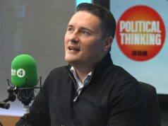 Wes Streeting disse que as empresas de mídia social deveriam ser tratadas como a indústria do tabaco ao pressionar Keir Starmer a introduzir uma proibição para menores de 16 anos.