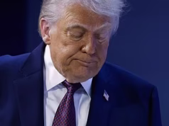 Os atrasos nos resultados físicos de Trump levantaram sobrancelhas em meio à preocupação com seus persistentes ferimentos nas mãos