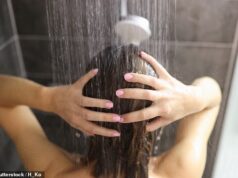 Você está fazendo errado! Cientistas revelam por que você só deve usar água morna durante uma onda de calor no Reino Unido