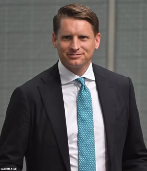 108899725-15851977-Liberal_frontbencher_Andrew_Hastie_above_served_alongside_Ben_Ro-m-122_1779890590.avif