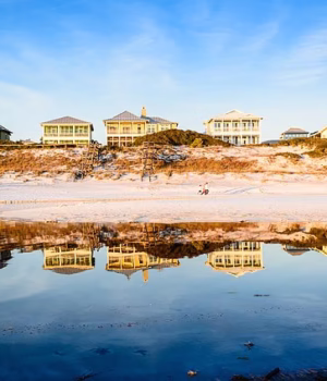 108903749-15849713-Santa_Rosa_Beach_in_the_affluent_Florida_panhandle_is_known_as_t-a-16_17799067084.avif
