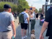 Protestos eclodiram em Norwich depois que sete migrantes afegãos foram acusados de estupro e abuso sexual infantil