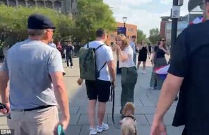 Protestos eclodiram em Norwich depois que sete migrantes afegãos foram acusados de estupro e abuso sexual infantil