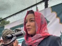 AOC usa hijab para o Eid enquanto o prefeito socialista de Nova York fica desajeitadamente atrás dela em um evento muçulmano