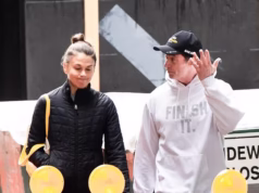 Dentro da mensagem secreta codificada que Hugh Jackman está enviando para sua ex Katie Hinds: Sua ex diz que quer conhecer sua nova namorada… então o que ele realmente está tentando nos dizer?