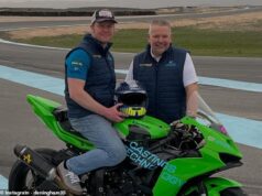 Piloto do Isle of Man TT, 33, morre após acidente na qualificação enquanto filha, 2, é levada ao hospital com ferimentos