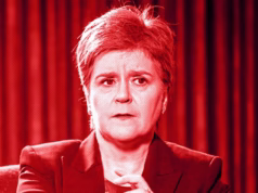 Nicola Sturgeon afirma que não sabe de nada, não viu nada e não pedirá desculpas por nada. Mas será que este político de carreira obcecado por detalhes, que se orgulha de ser um grande juiz de caráter, não pode realmente admitir que realmente cometeu muitos erros?