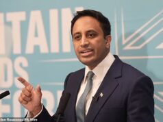 À medida que a eleição suplementar de Makerfield esquenta, a gangue reformista Zia Yusuf lança um ataque cruel contra Andy Burnham para registro