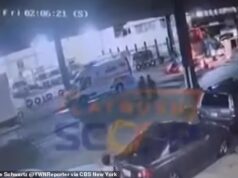 O mistério de um grande grupo de homens emergindo de um bueiro no meio de uma rua movimentada do Brooklyn enquanto a polícia fecha a área