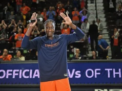 Tina Charles anunciou sua aposentadoria da WNBA após 14 temporadas