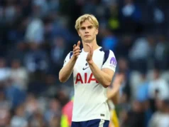 Lenda sueca aponta estrela do Tottenham com “quatro pulmões” como potencial candidato para substituir Bernardo Silva