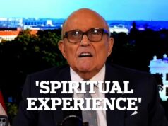 Rudy Giuliani revela que teve uma “experiência espiritual significativa” enquanto estava em coma ao falar sobre seus problemas de saúde