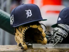 O técnico do Triple-A Tigers, Gabe Alvarez, supostamente demitido por acusações de assédio