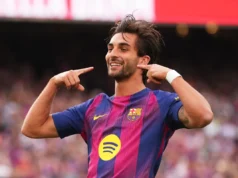 O Barcelona continua firme no futuro do atacante, apesar de o clube não oferecer renovação
