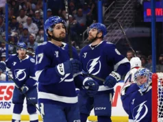 Os sonhos do Lightning nos playoffs terminaram em um gol brutalmente azarado no jogo 7