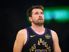 Luka Doncic revela que teve um período de recuperação de 8 semanas após uma lesão no tendão da coxa, mas não foi liberado para contato total