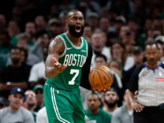Jaylen Brown foi multado novamente pela NBA pela última reclamação do árbitro na derrota do Celtics no jogo 7