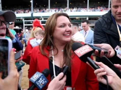 Kentucky Derby 2026: Veja Cherie Devaux reagir à corrida louca de Golden Tempo para vencer a corrida