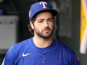 Josh Smith, do Texas Rangers, é hospitalizado para tratamento de meningite viral