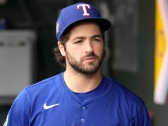 Josh Smith, do Texas Rangers, é hospitalizado para tratamento de meningite viral