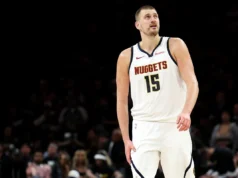 O fracasso do Denver nos playoffs não custou caro a David Adelman. A lista, porém, pode estar aberta