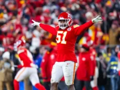 Mike Danna assinou um contrato de um ano com os Bills