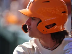 Beisebol do Tennessee vence final da temporada regular em casa