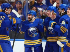 Dificuldades humanas em Buffalo. Os Sabres avançaram para a 2ª rodada, apesar da produção anêmica de power-play