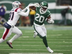 Os Jets concordaram com uma extensão de contrato de três anos com Brice Hall