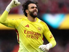 David Raya, do Arsenal, conquistou a Luva de Ouro pela terceira vez, a um de igualar a marca de todos os tempos