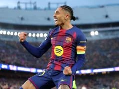 A esposa de Rafinha reage aos relatos de que a estrela do Barça está considerando seu futuro