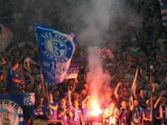 Schalke selou a promoção à Bundesliga após 3 temporadas fora