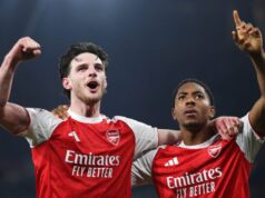 Declan Rice teme Miles Lewis-Skelley, companheiro de equipe do Arsenal