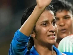 A campeã do WC feminino da Índia em 2025, Jemimah Rodrigues, apresenta SUV ao técnico de infância Prashant Shetty