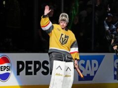 A história de Carter Hart atingiu o capítulo da vitória no primeiro jogo contra os Ducks