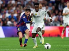 REVELADO: O que o árbitro Hernandez disse a Pedri e Vinicius Jr antes do início do El Clasico