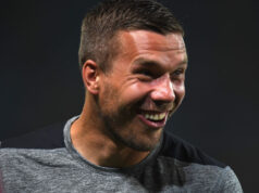 🎥 Vitória histórica na Copa! Podolski e companhia enlouquecem no túnel