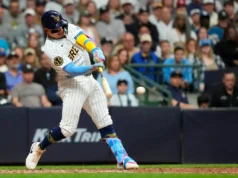 Os Brewers se recuperaram para uma vitória por 4-3 no dia 10, enquanto os Yankees desperdiçavam um desempenho estelar de Cam Slitler.