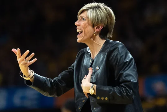 Portal de transferência de basquete feminino de Iowa visa compromissos com as 12 grandes escolas