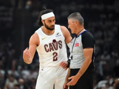 Max Strauss dá uma cabeçada aleatória em Scotty Burns no jogo 7 dos Cavaliers-Raptors, com sorte de evitar a ejeção flagrante de 2